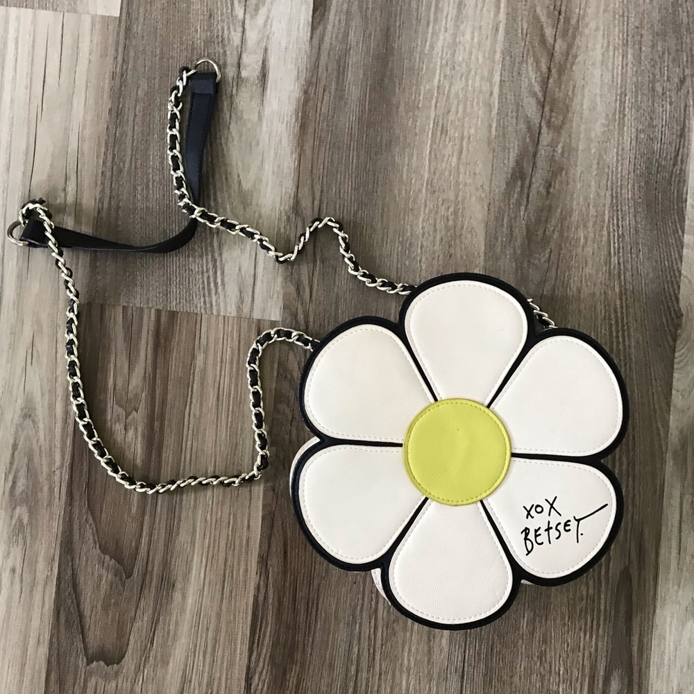 Betsey Johnson daisy crossbody